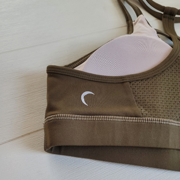 ZYIA Olive Strappy Sports Bra pre loved in excellent used condition - Picture 9 of 9